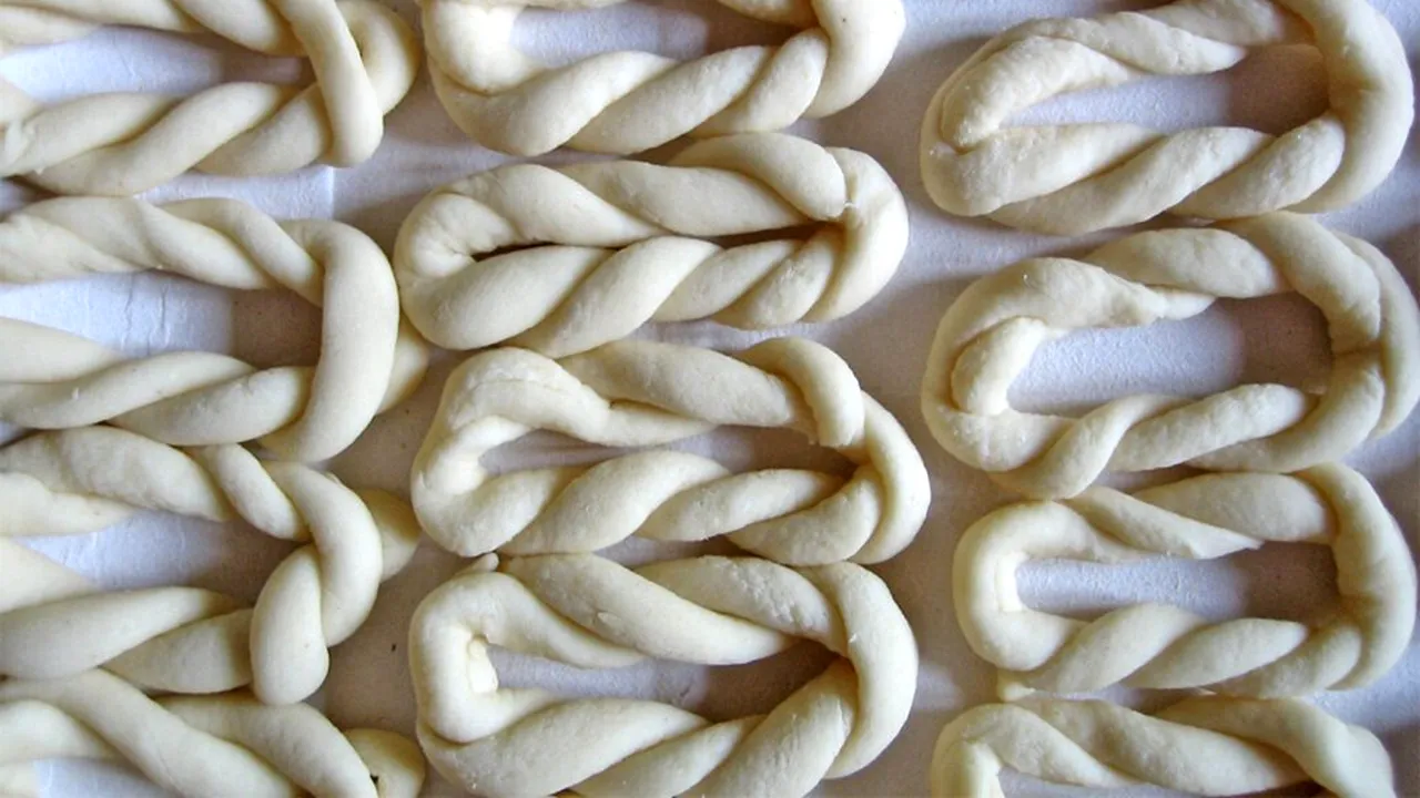 Pastele care se fac cu două degete: tradiția veche din Sardinia