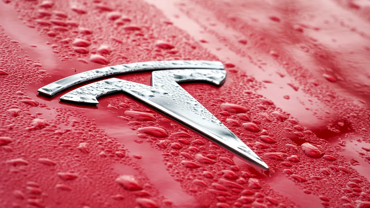 Tesla a pierdut coroana în faţa rivalului chinez BYD