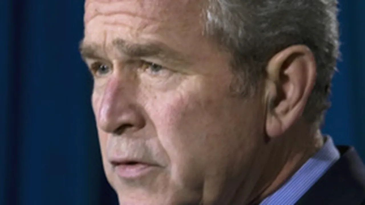 Bush a folosit dezinfectant după ce i-a strâns mâna lui Obama