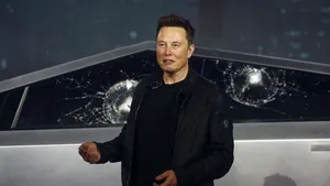 Lovitură pentru Elon Musk după ce geamurile camionului Cybertruck s-au spart la prezentare. Câte milioane de dolari a pierdut