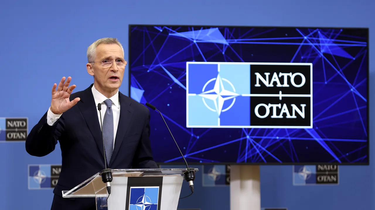 Stoltenberg insistă pentru asistenţa destinată Ucrainei, dar evocă riscuri de securitate şi în alte zone