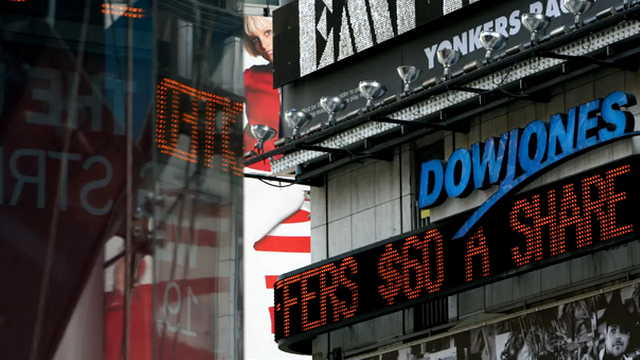 Grupul Murdoch: Les Hinton - directorul filialei Dow Jones a demisionat