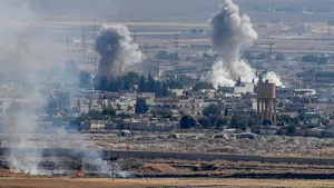 A patra zi consecutivă de raiduri aeriene în nord-vestul Siriei: Cel puţin 10 civili au fost ucişi. VIDEO