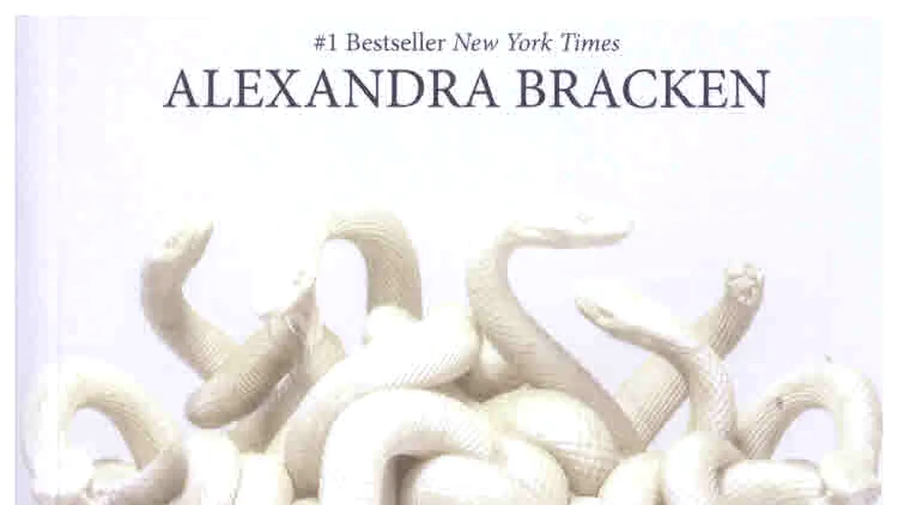 O carte pe zi: „Lore” de Alexandra Bracken