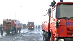 Timişoara: 110 angajaţi ai unei fabrici de componente auto, evacuaţi din cauza unui incendiu