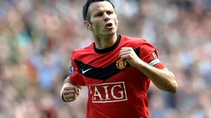 Ryan Giggs şi-a prelungit cu un an contractul cu Manchester United
