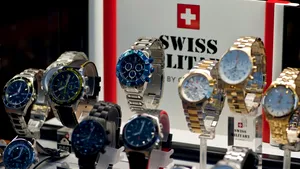 Vânzările unui smartwatch sunt mai mari decât ale întregii industrii de ceasuri elveţiene 