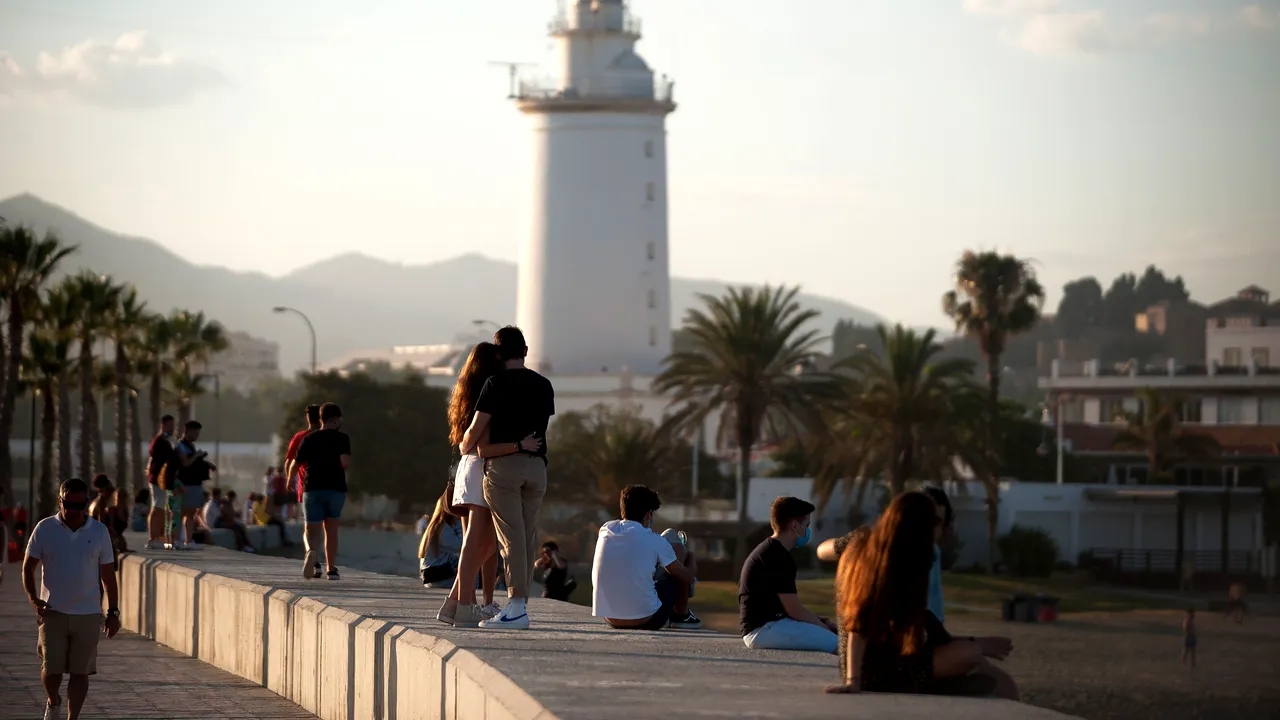 Spania ridică starea de alertă şi restricţiile de călătorie. Cum vor fi întâmpinaţi turiştii europeni 