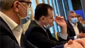 O nouă poză cu Ludovic Orban fumând la Palatul Victoria, chiar de Ziua Mondială fără Tutun