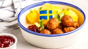 Reţeta de chifteluţe suedeze şi a sosului de merişoare publicate de Ambasada Suediei la Bucureşti