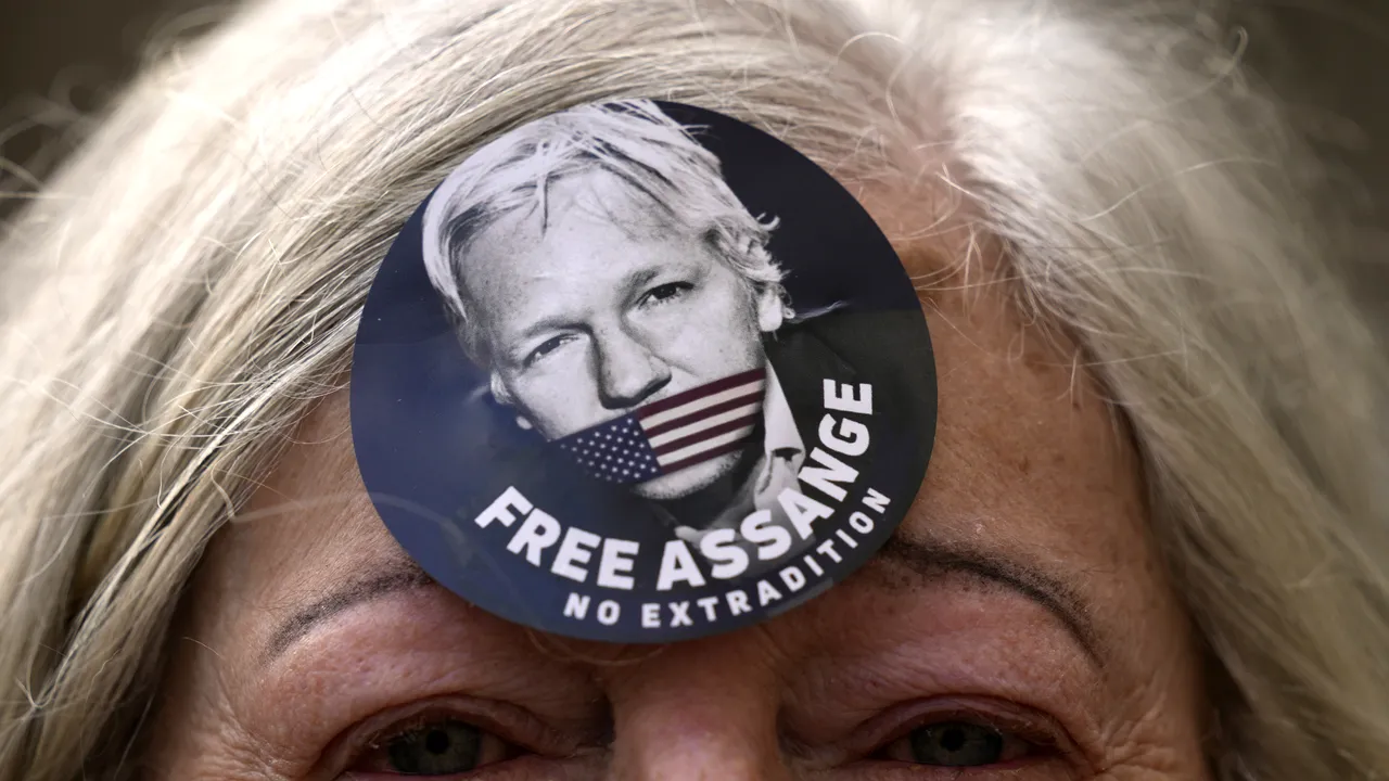 Preşedintele Mexicului afirmă că oferta de a-i acorda azil lui Julian Assange rămâne valabilă