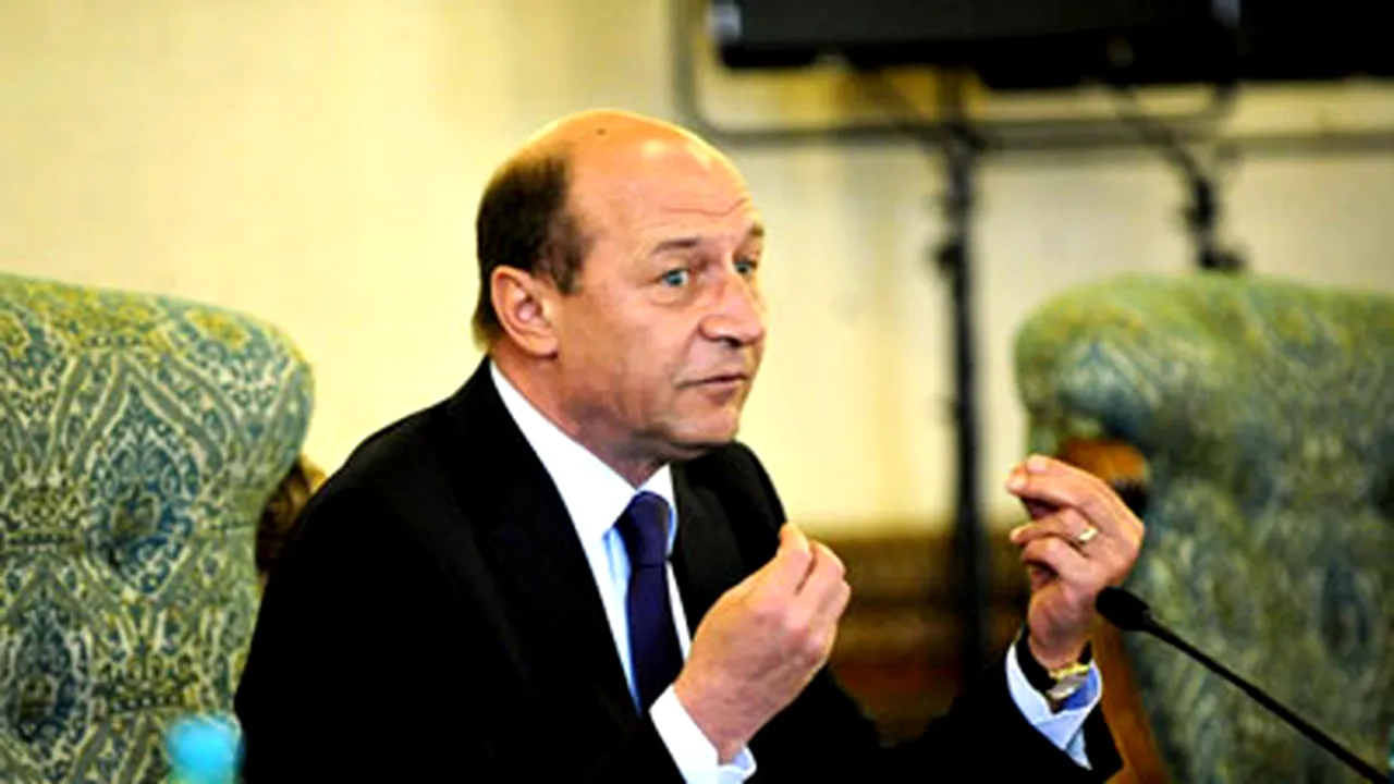 Băsescu crede că România va ieşi din criză la şase luni după Germania sau SUA