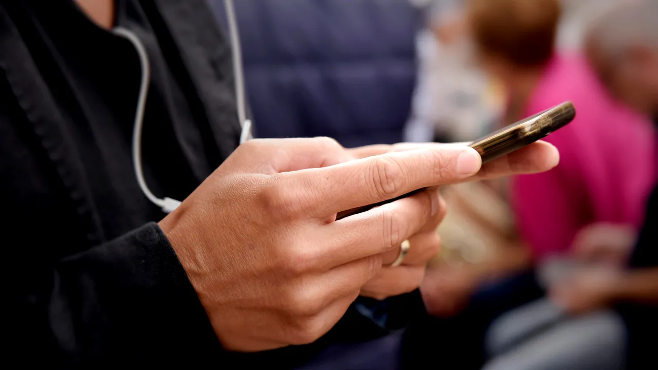 Rusia va folosi sistemul de localizare al telefoanelor mobile pentru depistarea persoanelor infectate cu coronavirus