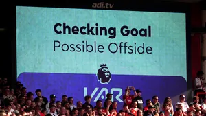 Echipele din Premier League votează pentru păstrarea VAR