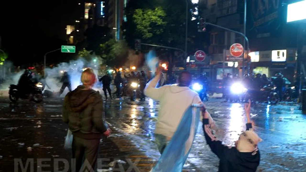 Incidente la Buenos Aires, după finala Cupei Mondiale: 55 de oameni au fost răniţi  - FOTO