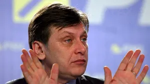 Antonescu: Băsescu riscă suspendarea dacă promulgă Legea educaţiei