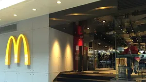 VIITORUL fast-food-ului: Cum arată primul restaurant McDonald's Next - GALERIE FOTO, VIDEO