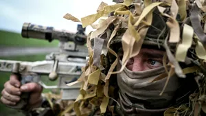 Marea Britanie anunță un program militar plătit de un an în rândul tinerilor. Programul, în vigoare din martie 2026