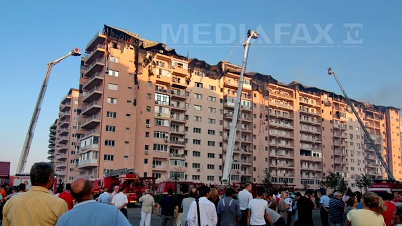 Incendiul din Confort City: La o zi de la dezastru oamenii îşi strâng lucrurile, dar nu ştiu unde vor sta