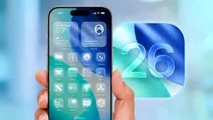 Apple lansează iOS 26 cu Liquid Glass. Noile funcții includ lock screen îmbunătățit și adaptive power mode