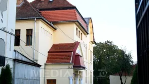 Amendă pentru muzica dată prea tare la o nuntă de romi, organizată într-o curte din Târgu Jiu