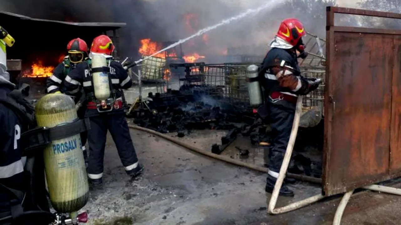 Explozie urmată de incendiu într-o casă din Teleorman. O femeie a murit
