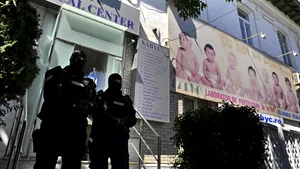 Cei doi medici de la Sabyc vor fi cercetaţi în libertate