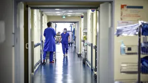 Cu cât timp mor mai devreme cei care sunt afectaţi de coronavirus