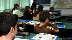 Bârlad: Părinţii elevilor unui liceu, obligaţi să dea bani pentru salariul paznicului