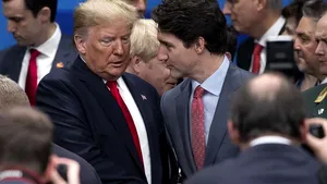 Trudeau cel cu „două feţe” a recunoscut că vorbea despre Trump, în imaginile surprinse în timpul summitului NATO