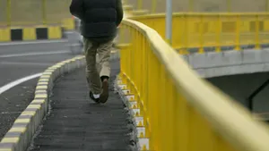 Pasarelă pietonală peste râul Colentina