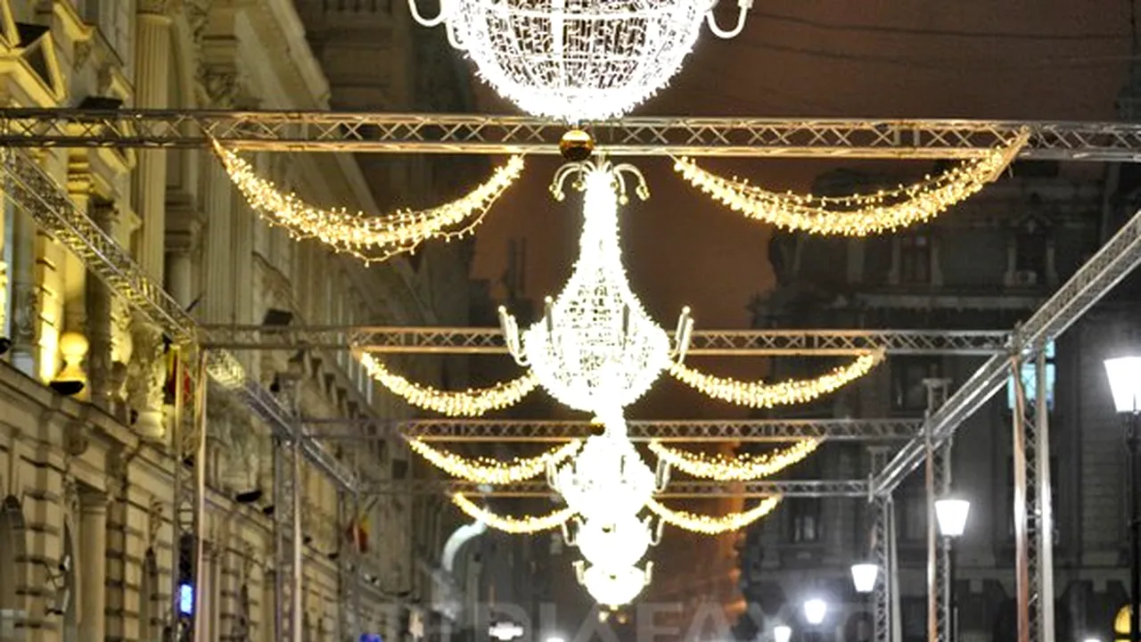 Centrul Capitalei, străbătut de mii de luminiţe de sărbători, identice cu cele din Viena - GALERIE FOTO