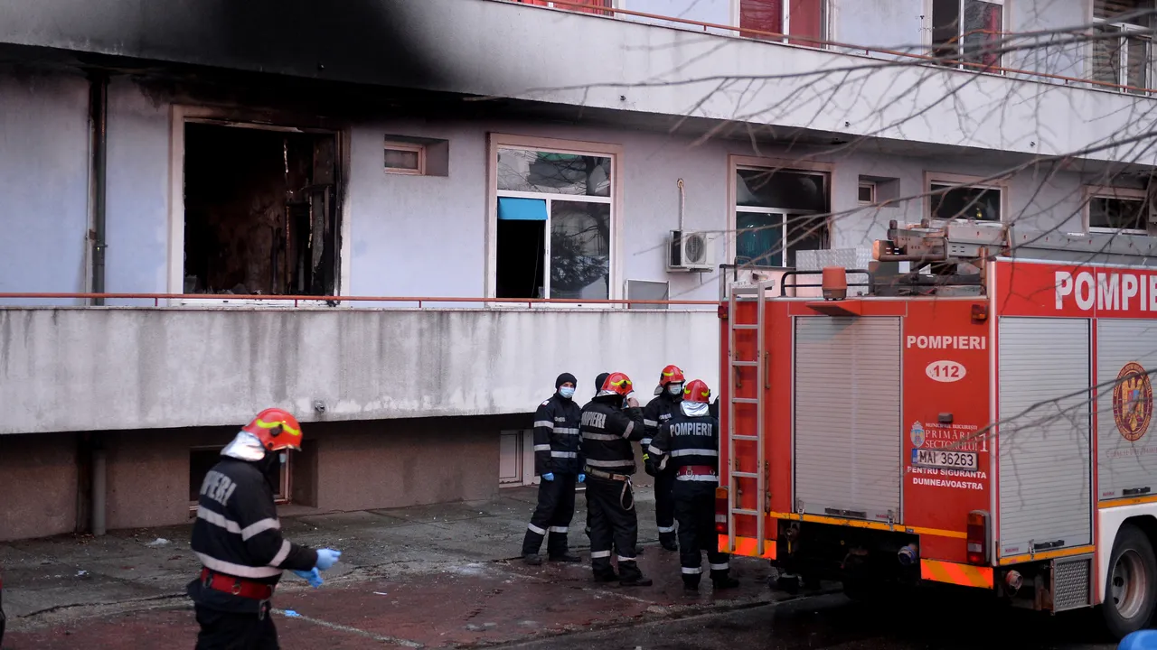 Incendiul de la Spitalul Matei Balş din Bucureşti: Au ars 4 saloane. Creşte bilanţul: 5 morţi, 102 evacuaţi / Arafat: „Toţi pacienţii erau conectaţi la oxigen, sunt pacienţi Covid, în stadiu mediu spre sever”/ Voiculescu: Nu ştim care a fost cauza LIVE TEXT 