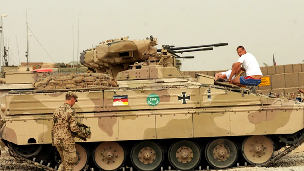 Un raport NATO îl critică pe ofiţerul german care a ordonat un atac soldat cu victime în Afganistan