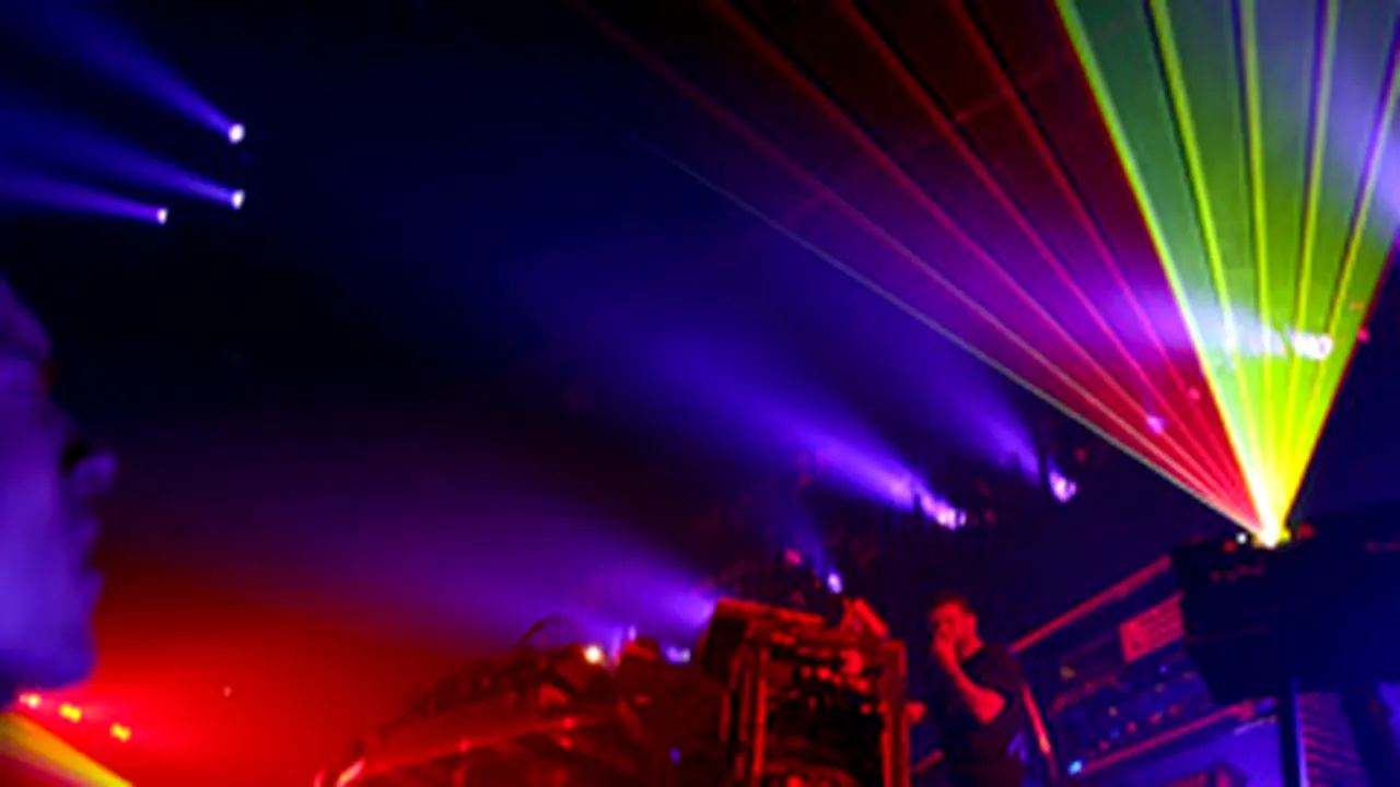 Chemical Brothers – cel mai spectaculos DJ set de la Bucureşti