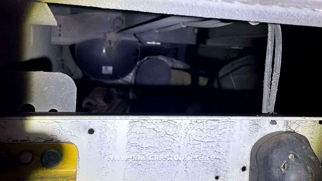 Palestinian descoperit sub un camion care intra în România pe la Giurgiu