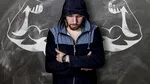 STUDIU. Bărbații mici de statură pot părea intimidanți doar printr-un stil de mers exagerat