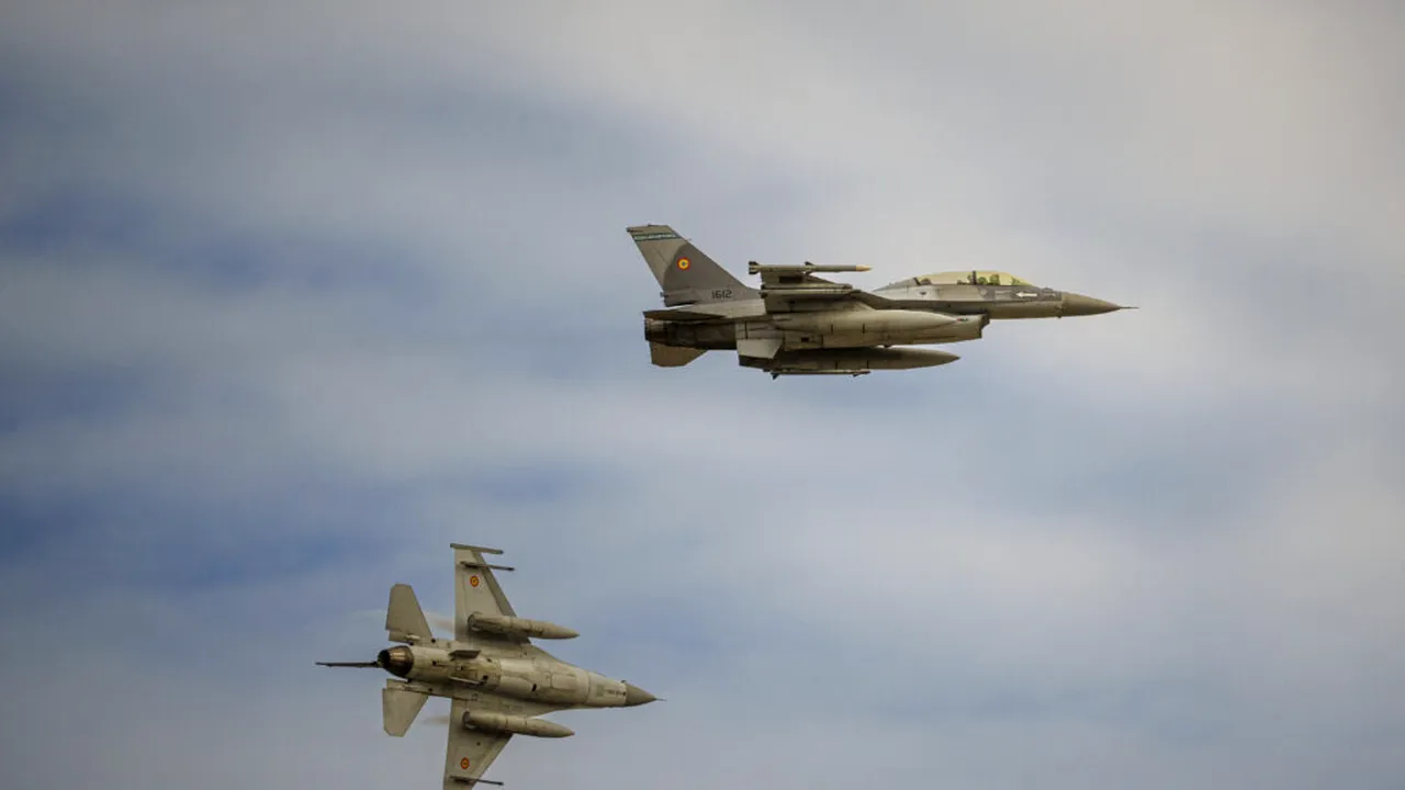 MApN: Dronă distrusă aproape de granița României. Două avioane F-16 au decolat pentru monitorizare