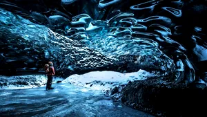 FOTO Cel mai spectaculos gheţar acoperă 8% din suprafaţa Islandei. Imagini MAGICE din interiorul său