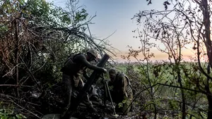 Războiul din Ucraina, ziua 563. Rusia este în defensivă. Redistribuirea trupelor împiedică Moscova să lanseze operaţiuni de ofensivă. Zelenski nu poate negocia cu Putin: „Este imposibil să faci compromisuri cu un mincinos”