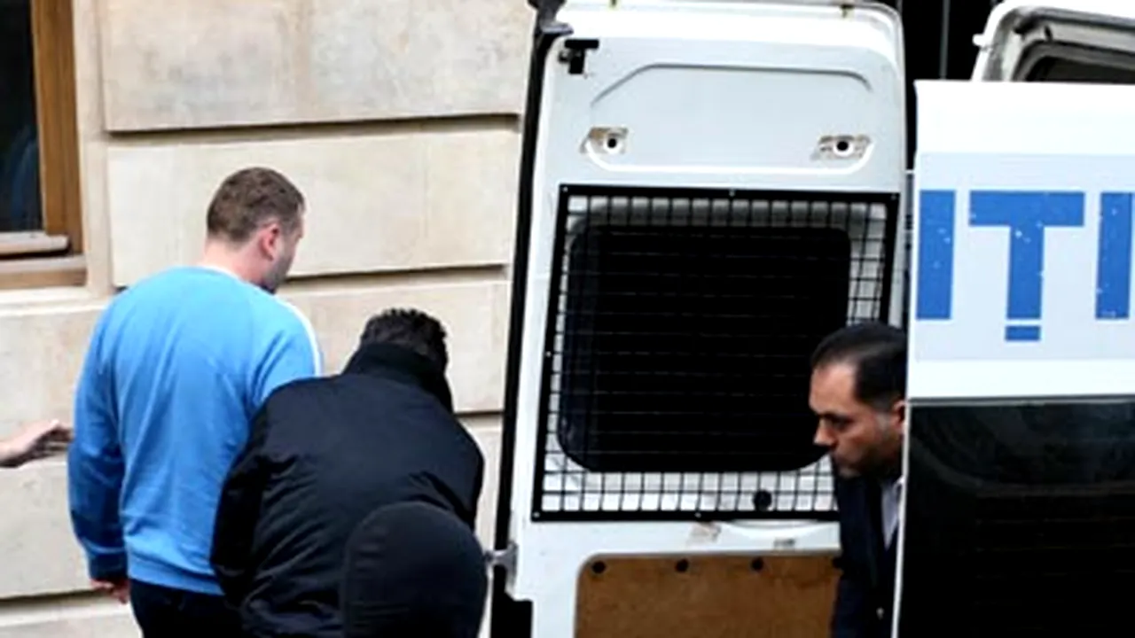 Doi ofiţeri de la Crimă Organizată acuzaţi de corupţie, arestaţi preventiv