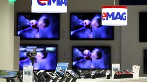 Compania Dante International, care deţine platforma online eMAG, a fost sancţionată de Consiliul Concurenţei cu 6,7 milioane de euro. Poziţia eMAG