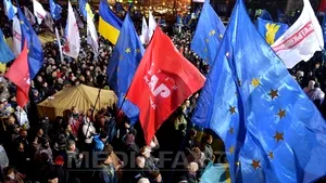 PROTESTE la Kiev: Aproximativ 20.000 de persoane au manifestat împotriva respingerii acordului de asociere cu UE. Adunările, marcate de confruntări violente cu poliţia - GALERIE FOTO