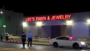 Un fost poliţist a fost omorât de protestatari în SUA. Incidentul a fost transmis în direct pe Facebook

