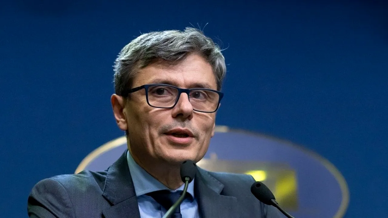 PREZENTUL FĂRĂ PERDEA Marius Oprea: Popescu, întîi-stătătorul de la Ministerul Energiei e ”găina de pe butelia” prea mică, pentru cît gaz avem nevoie în România