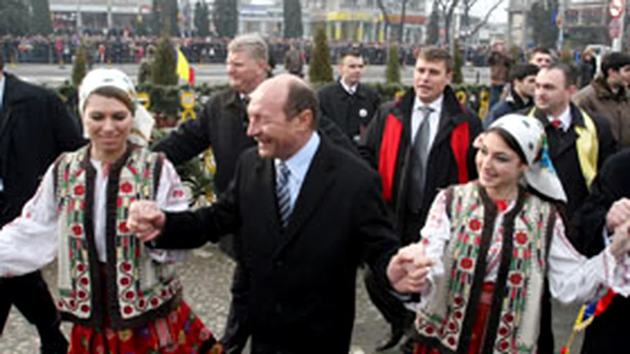 Băsescu şi Tăriceanu, în hore separate la Iaşi