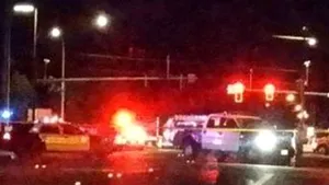 Un bărbat a deschis focul cu o armă automată spre secţii de poliţie, în trei oraşe din SUA