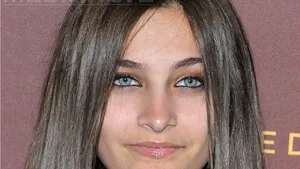Paris Jackson şi-a schimbat look-ul. Cum arată acum fiica lui Michael Jackson - FOTO