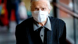 Masca devine obligatorie. Care sunt condiţiile şi unde trebuie purtată 