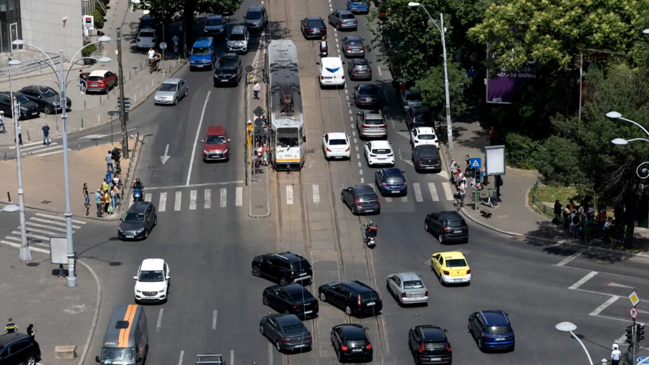 Primăria Capitalei vrea să interzică circulația mașinilor de aprovizionare, curierat și salubrizare între anumite ore: „traficul din orele de vârf s-ar reduce cu peste 150.000 de vehicule”